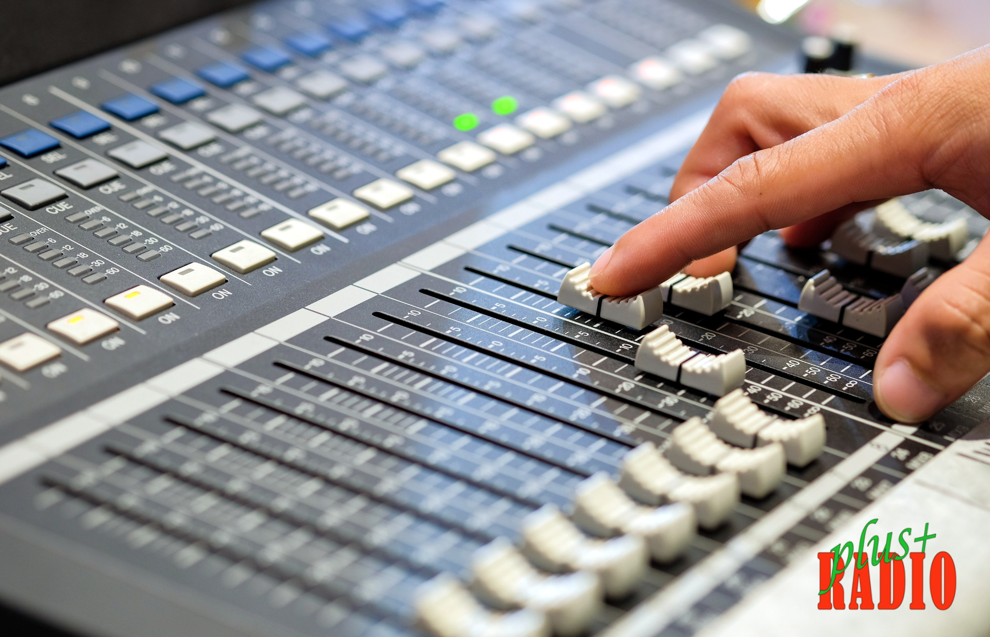 Jij laat ons goed klinken! Geluidstechnicus bij Plus+Radio